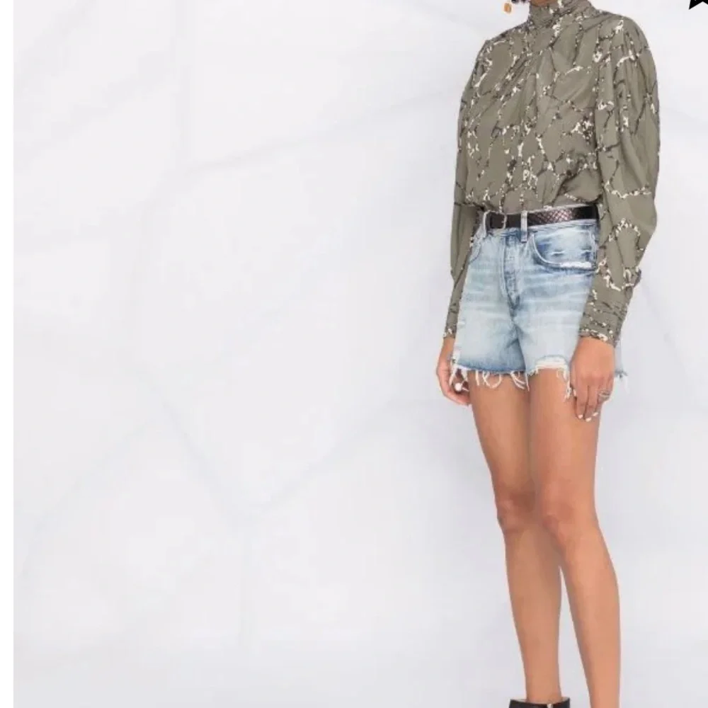 New without tags Maje
raw-cut denim shorts size 36 - Picture 3 of 15